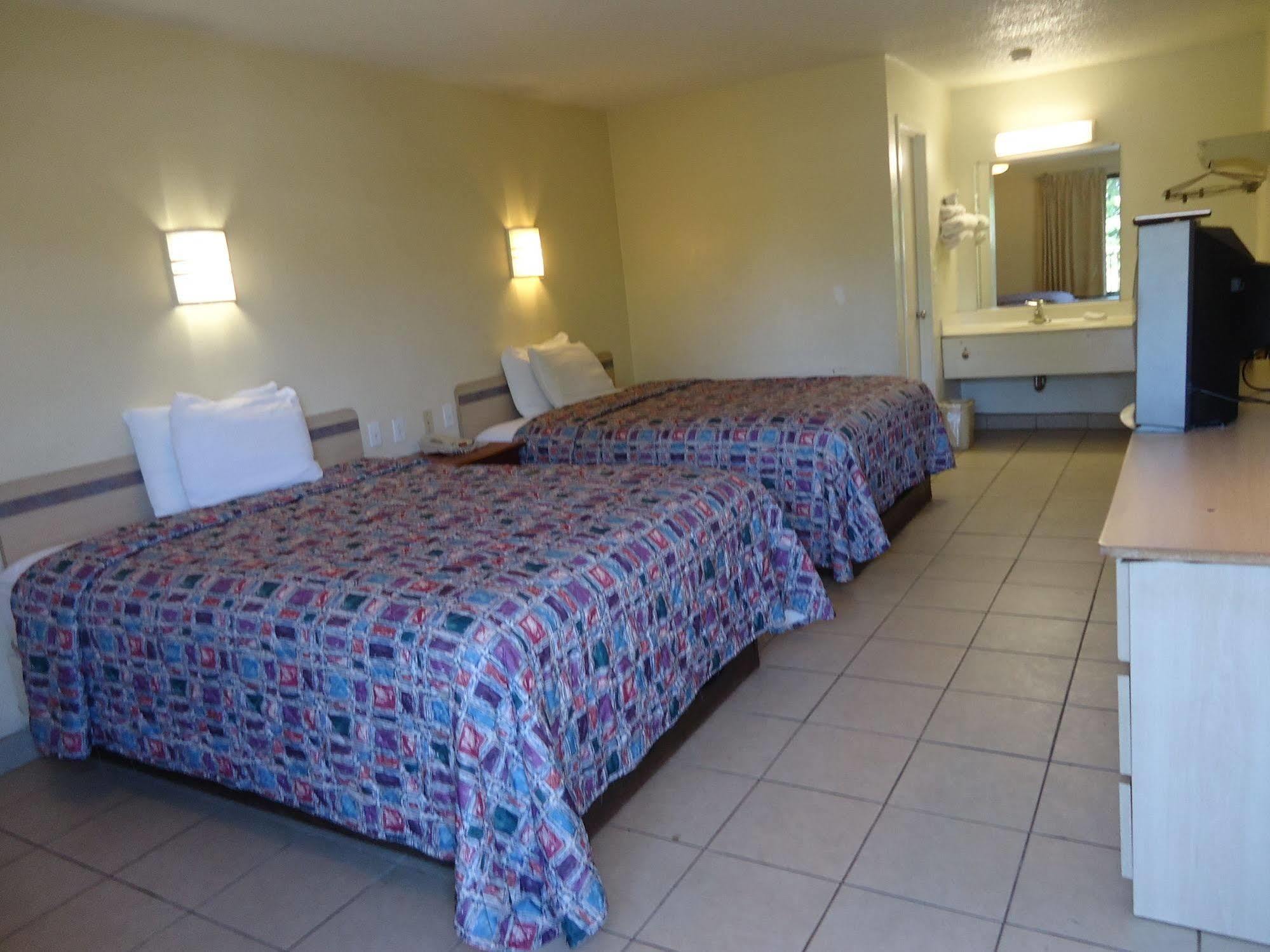 Super 6 Inn & Suites Pensacola Ferry Pass Eksteriør bilde