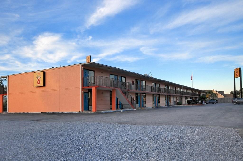 Super 6 Inn & Suites Pensacola Ferry Pass Eksteriør bilde