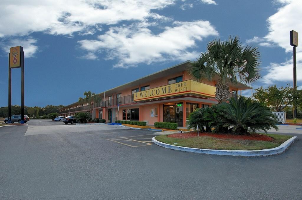 Super 6 Inn & Suites Pensacola Ferry Pass Eksteriør bilde